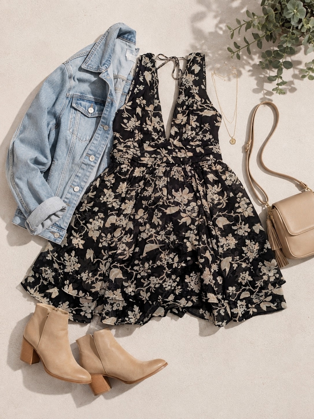 Floral V-Neck Black and Cream Abercrombie & Fitch Sundress